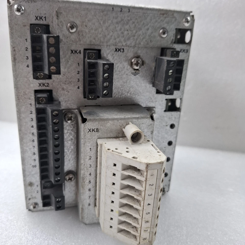 ABB REF601 Feeder Protection Relay REF601BD446NN1XG 24-240V AC/DC
